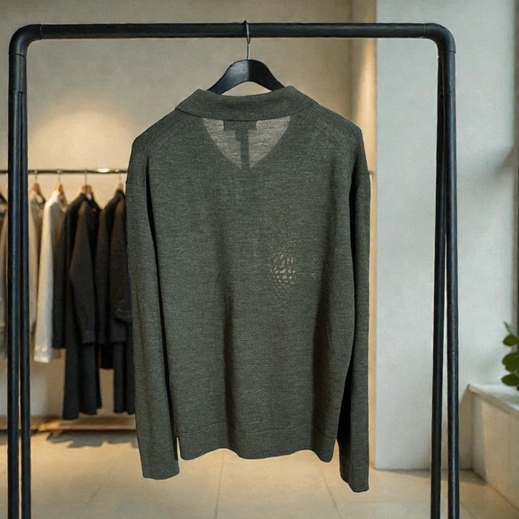 Banana Republic Merino Wool Sweater in Olive - Picture 2 of 4